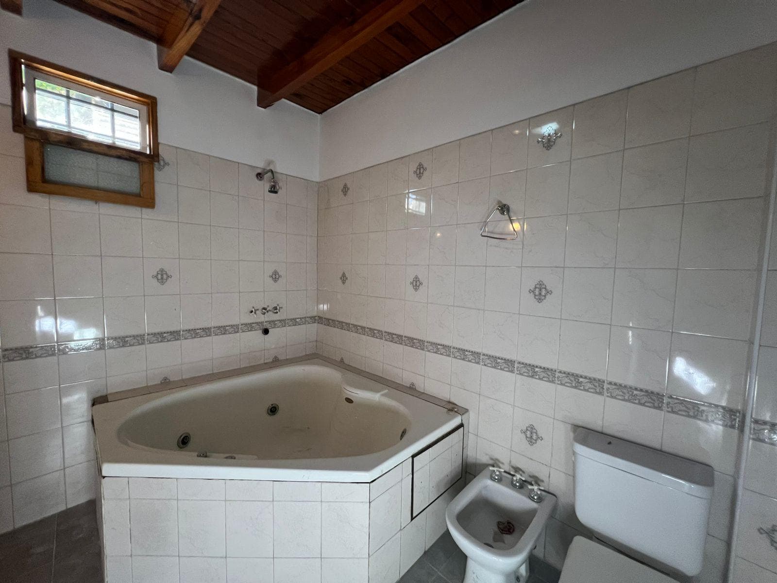 HOUSE FOR SALE – NEW VILLA
