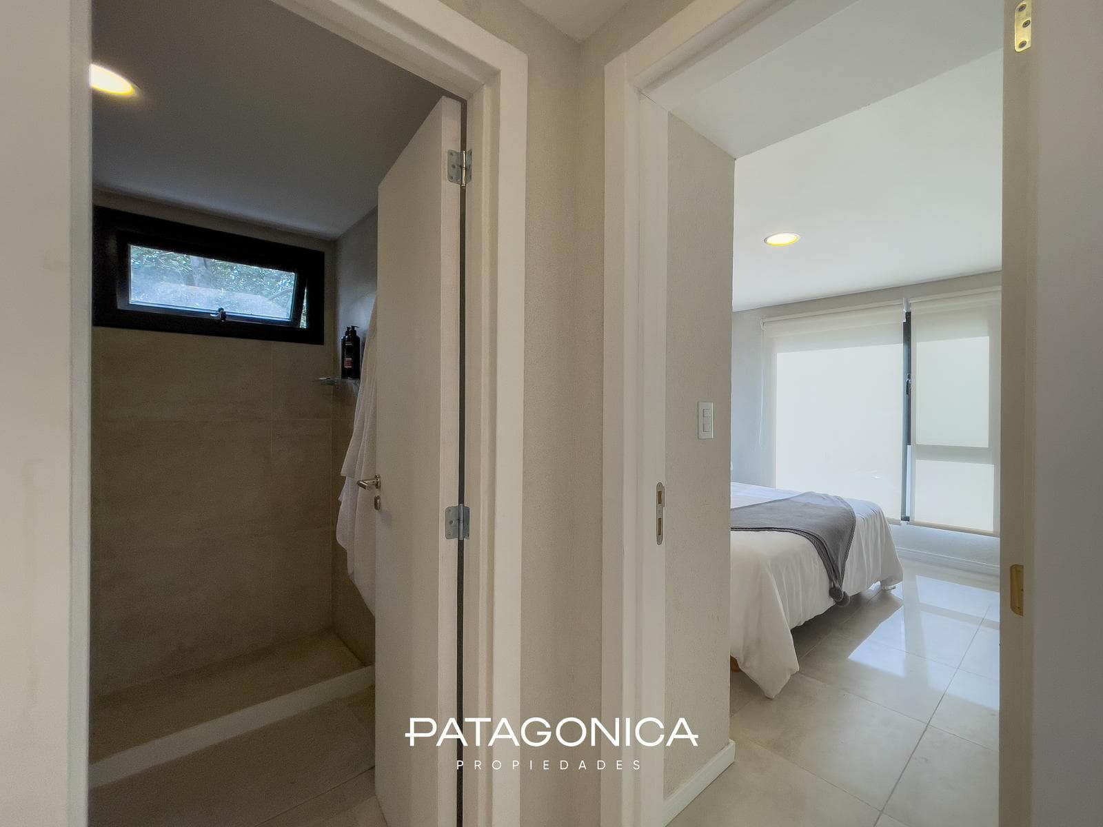 FOR SALE: Duplex-style apartment, 3 rooms + garage. El Mercado neighborhood, Villa la Angostura