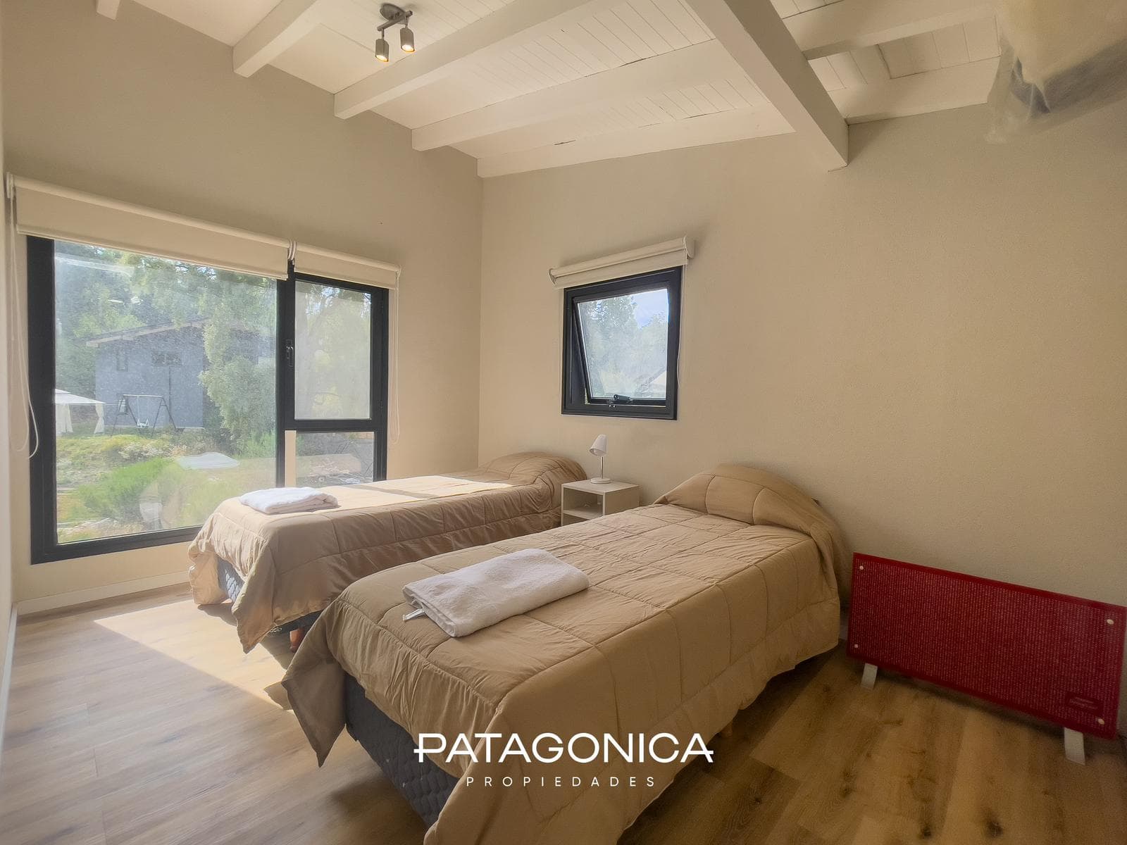 FOR SALE: Duplex-style apartment, 3 rooms + garage. El Mercado neighborhood, Villa la Angostura