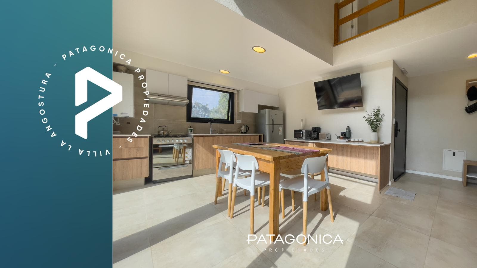 FOR SALE: Duplex-style apartment, 3 rooms + garage. El Mercado neighborhood, Villa la Angostura