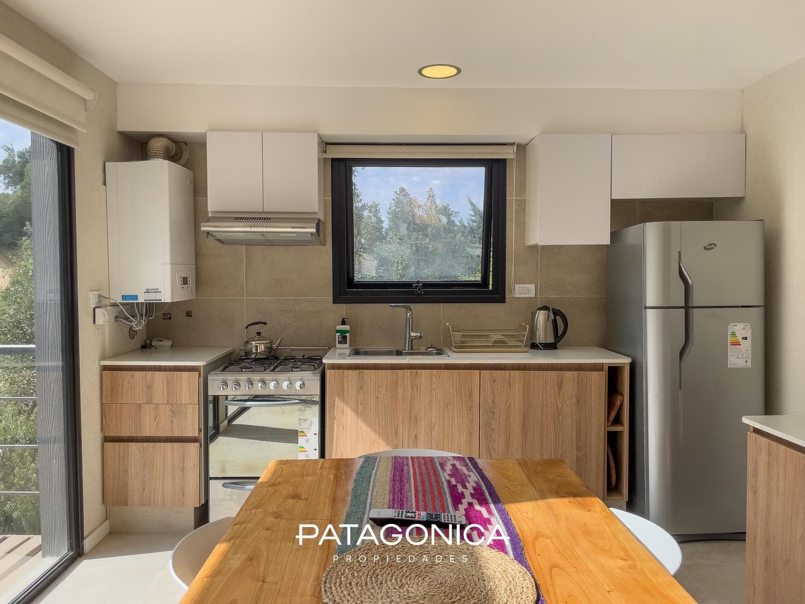 FOR SALE: Duplex-style apartment, 3 rooms + garage. El Mercado neighborhood, Villa la Angostura
