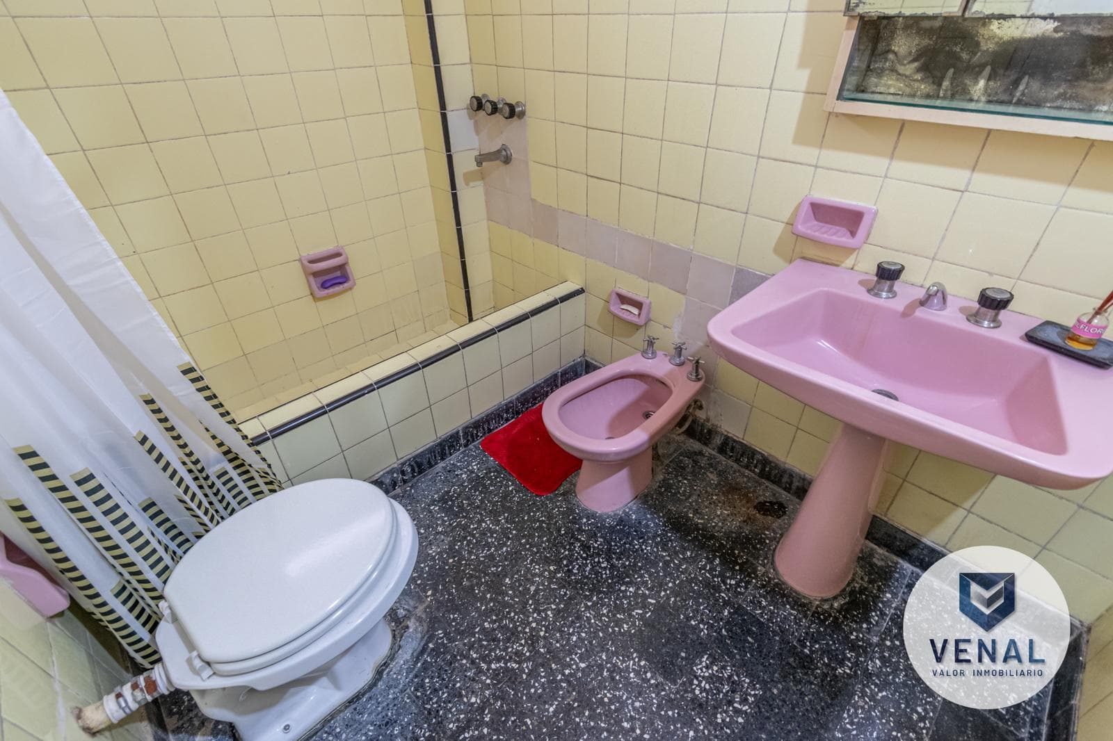 Apartment for sale on José León Suárez, 8 rooms, needs renovation, 2 stories, 4 bedrooms, multi-family home in Villa Ballester
