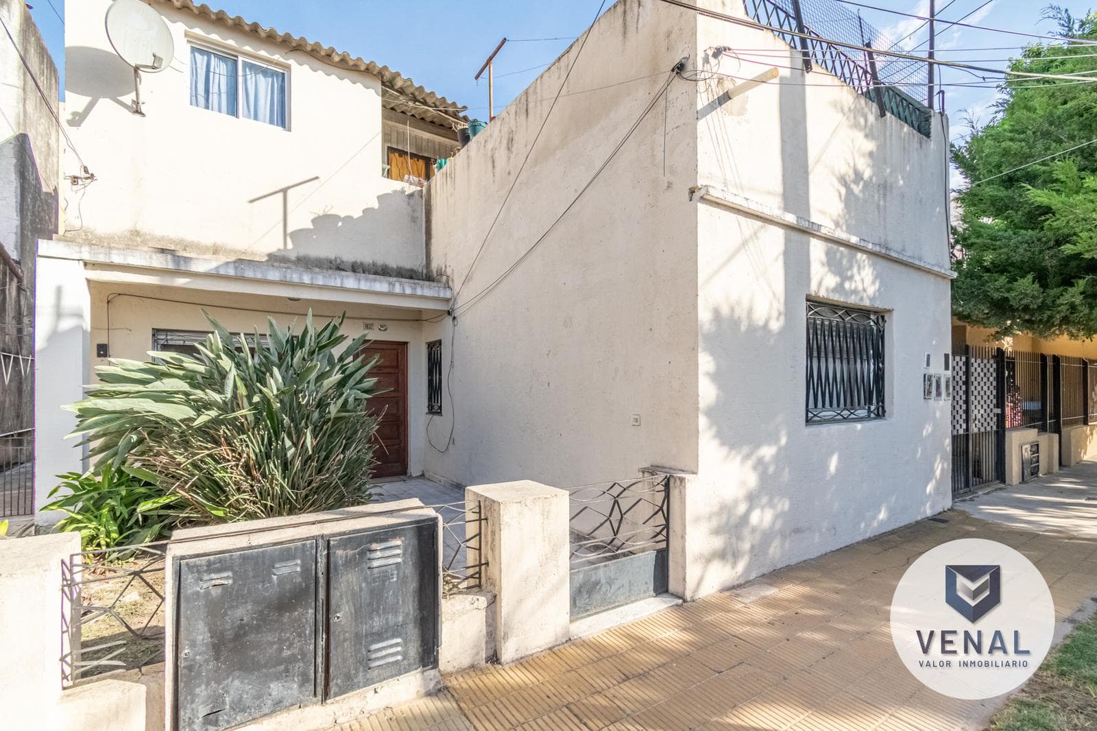 Apartment for sale on José León Suárez, 8 rooms, needs renovation, 2 stories, 4 bedrooms, multi-family home in Villa Ballester