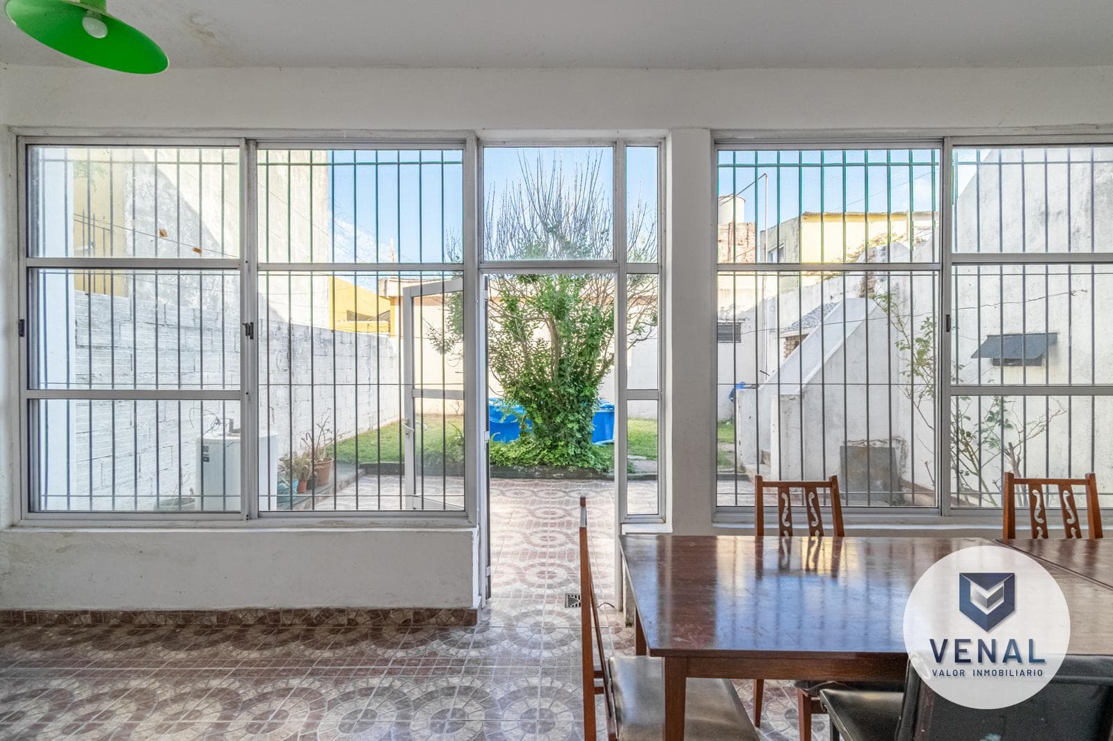 Apartment for sale on José León Suárez, 8 rooms, needs renovation, 2 stories, 4 bedrooms, multi-family home in Villa Ballester
