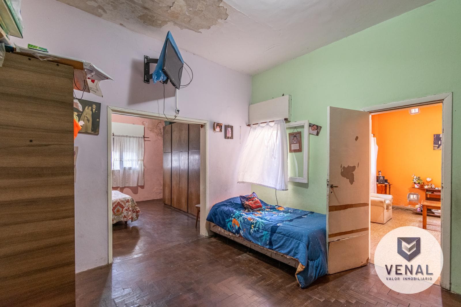 Apartment for sale on José León Suárez, 8 rooms, needs renovation, 2 stories, 4 bedrooms, multi-family home in Villa Ballester