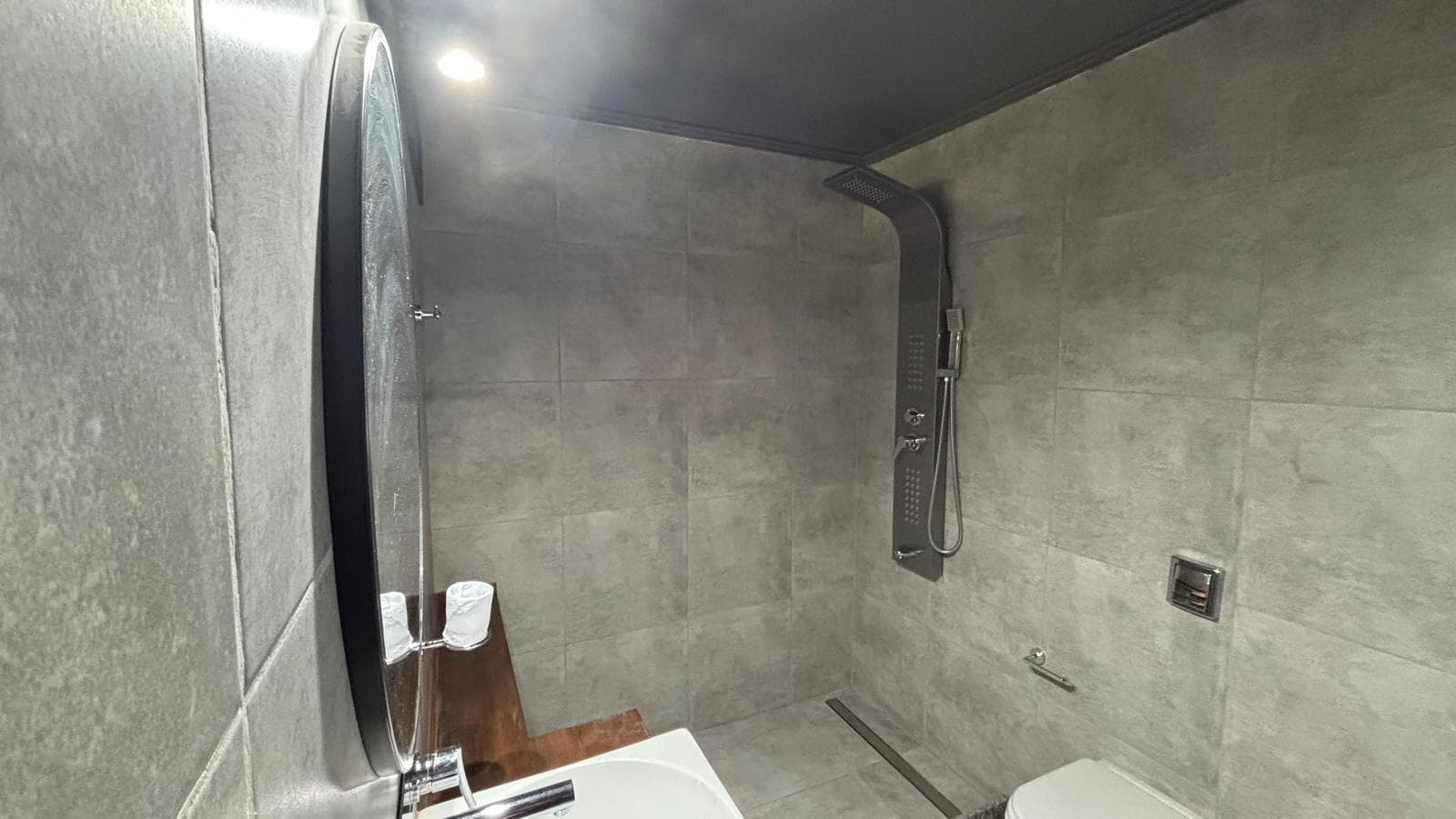 Apartment FOR SALE: 3-room apartment with garage. View of the hills. El Mercado neighborhood, Villa la Angostura