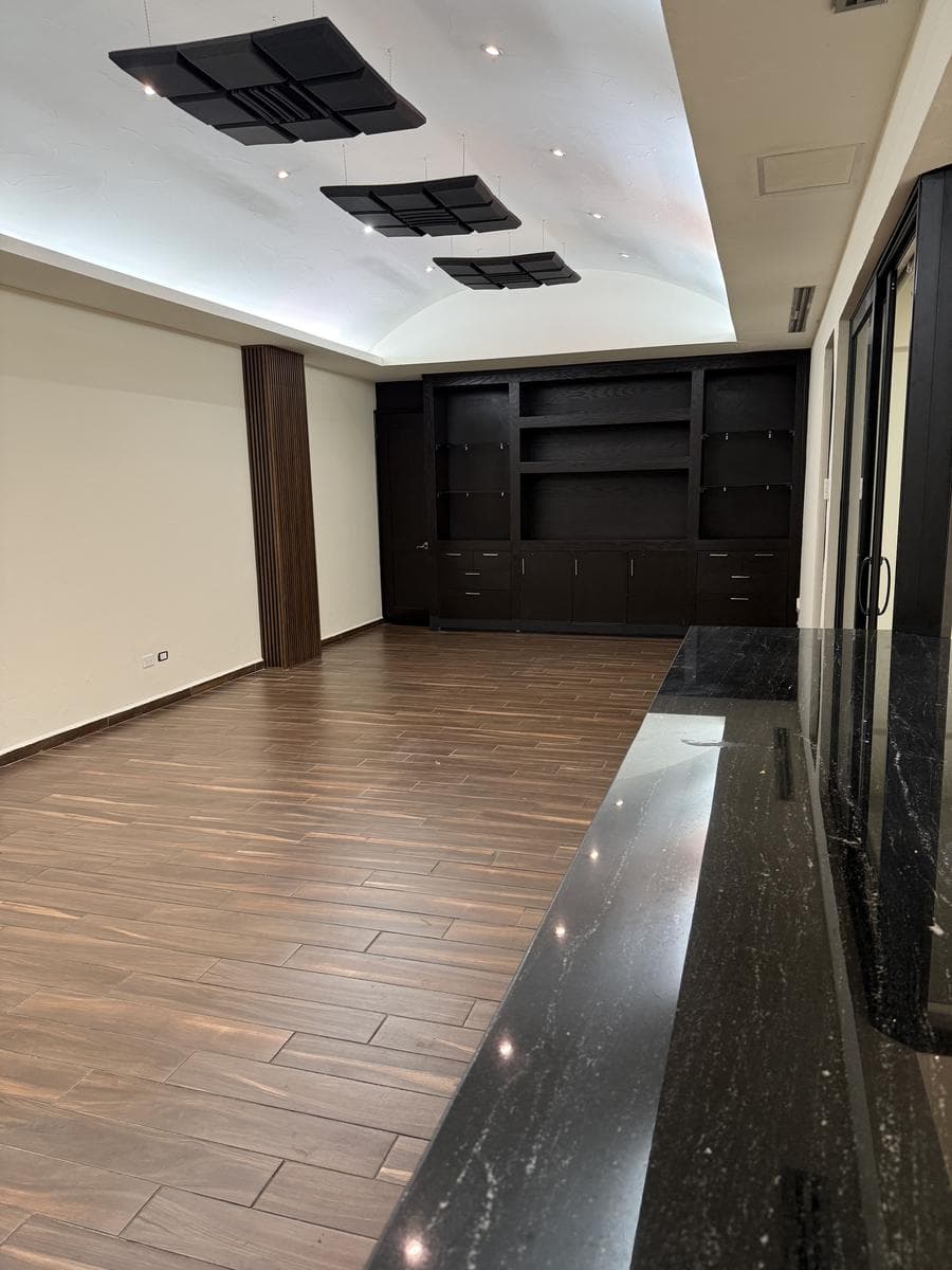 FULLY EQUIPPED OFFICE FOR RENT