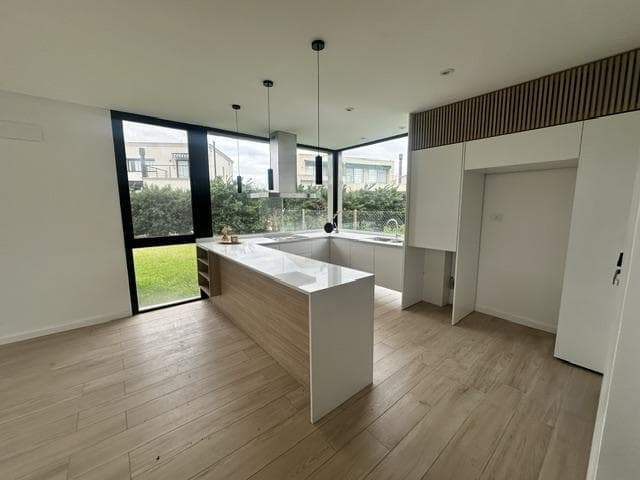 5-room house for sale, Ayres Plaza, Pilar