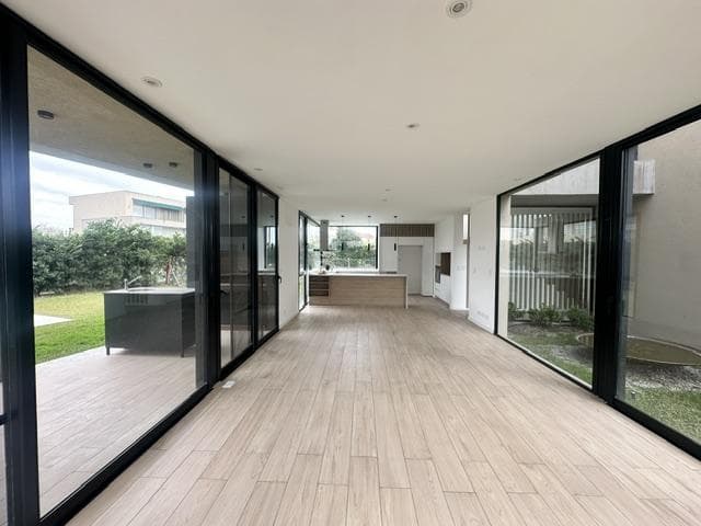 5-room house for sale, Ayres Plaza, Pilar
