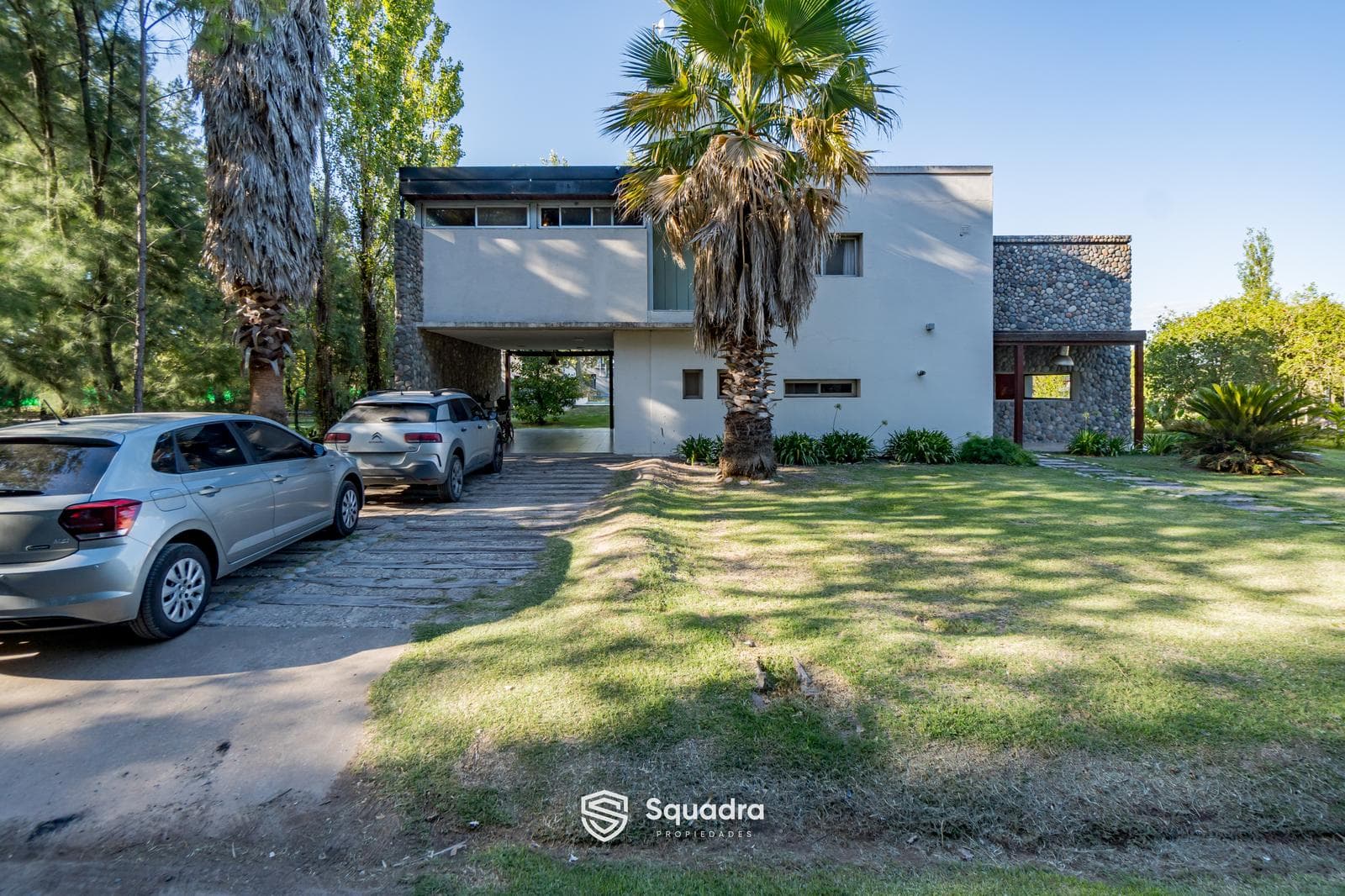 FOR SALE | TRADE - 3-bedroom house with pool and barbecue area - Puerto Roldán. QUALIFIES FOR MORTGAGE.