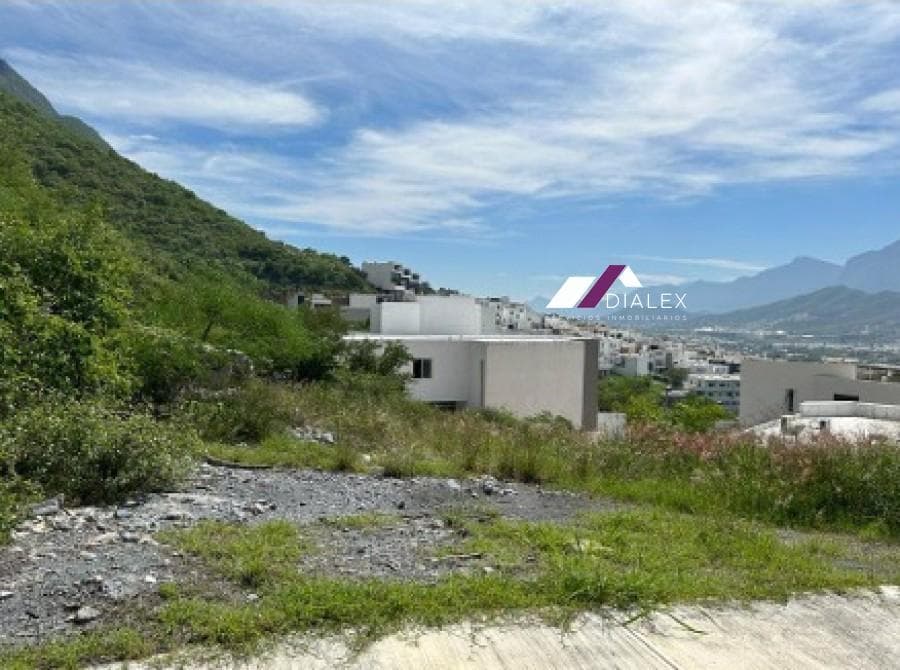 FOR SALE: 407 m2 Lot in the CONTRY SUR Subdivision - National Highway Area in Monterrey, Nuevo León