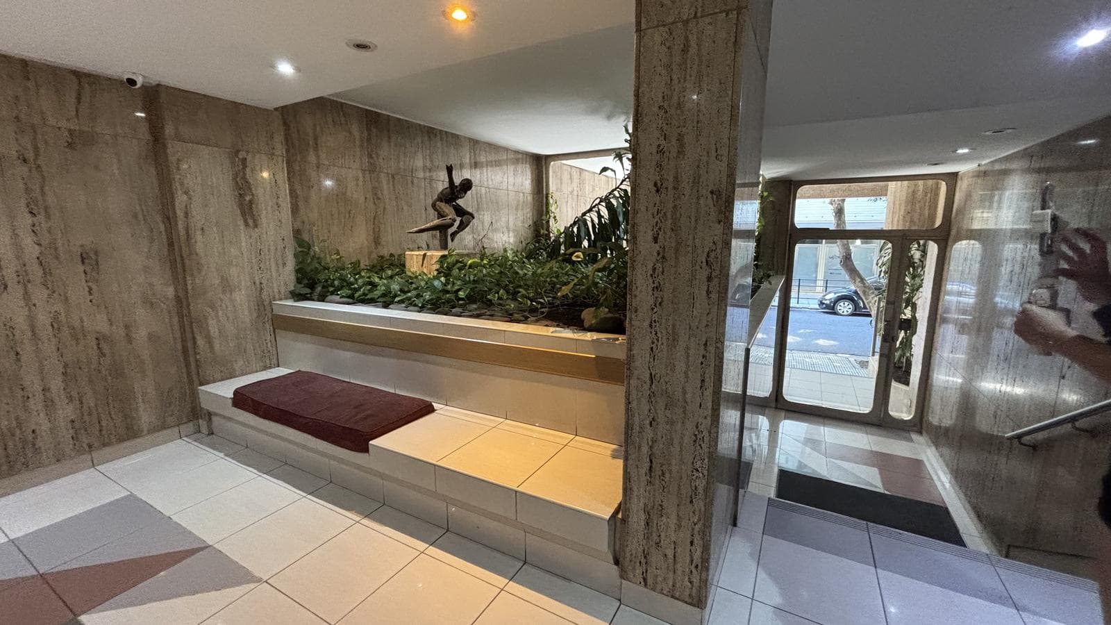3-room apartment for sale in Balvanera with 2 patios!!