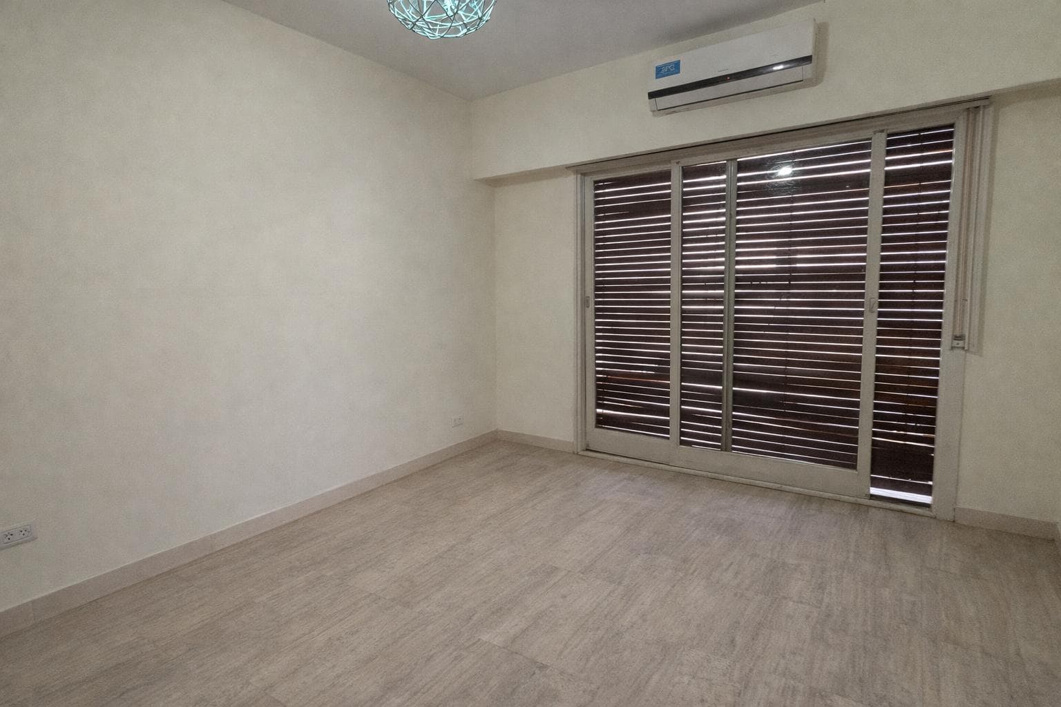 3-room apartment for sale in Balvanera with 2 patios!!