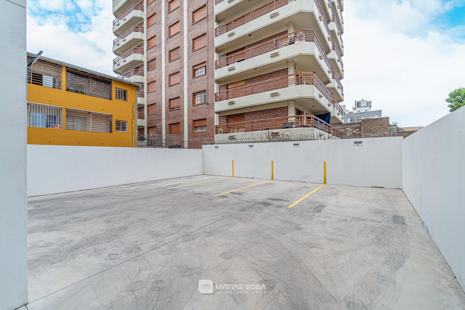 For Sale - Apartment - Studio - Partial ocean view - Mogotes area