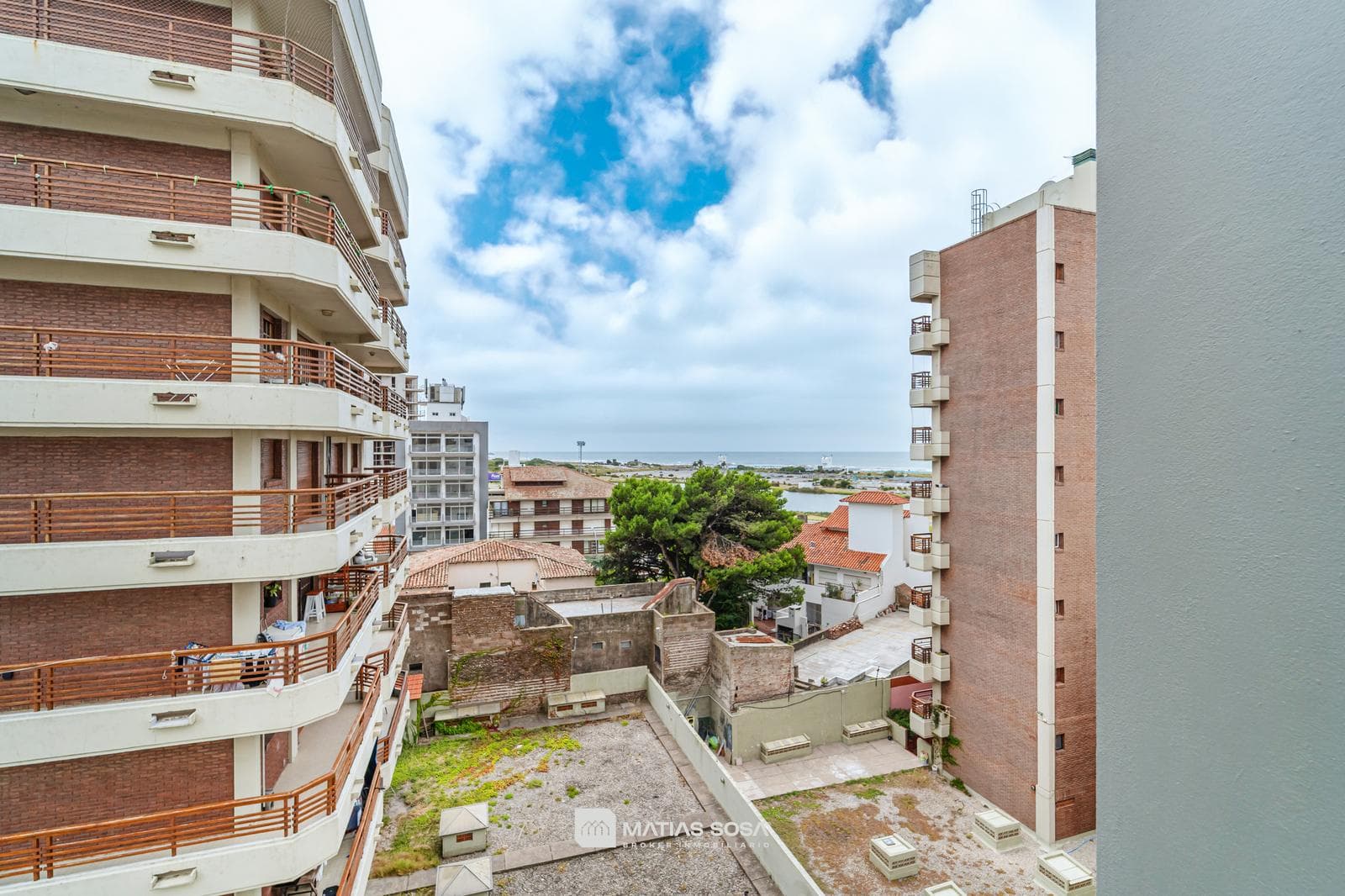 For Sale - Apartment - Studio - Partial ocean view - Mogotes area
