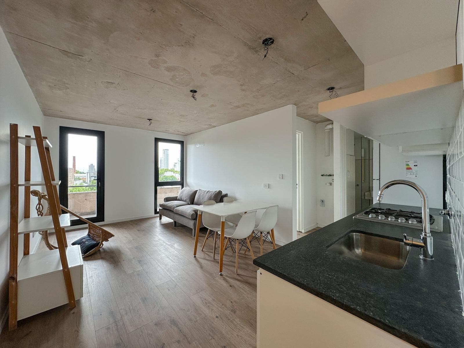 Brand-new 1-bedroom apartment with a north-facing balcony and radiators