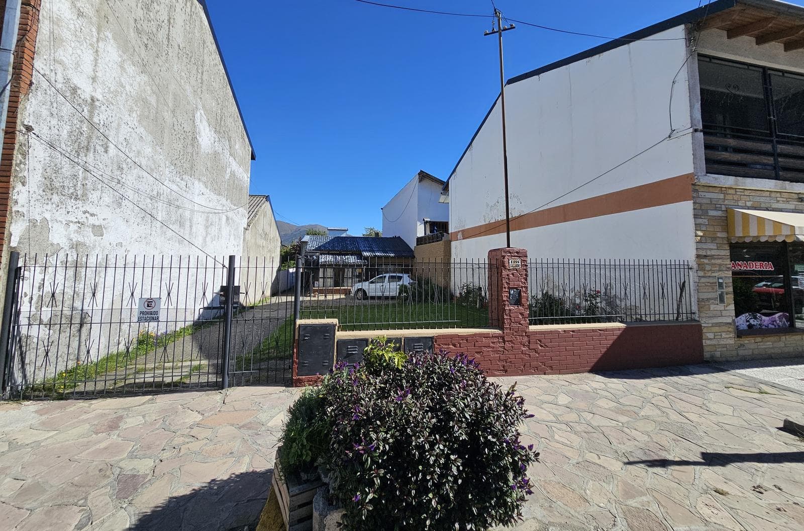House for sale in the city center, 2 studio apartments - Bariloche
