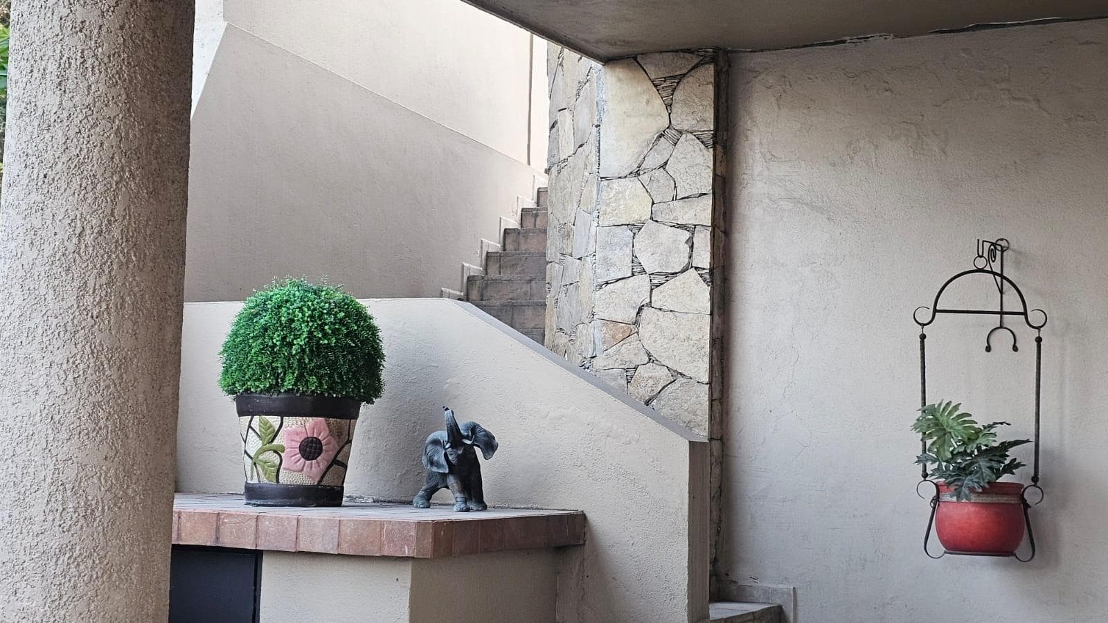 HOME FOR SALE IN VILLA MONTAÑA