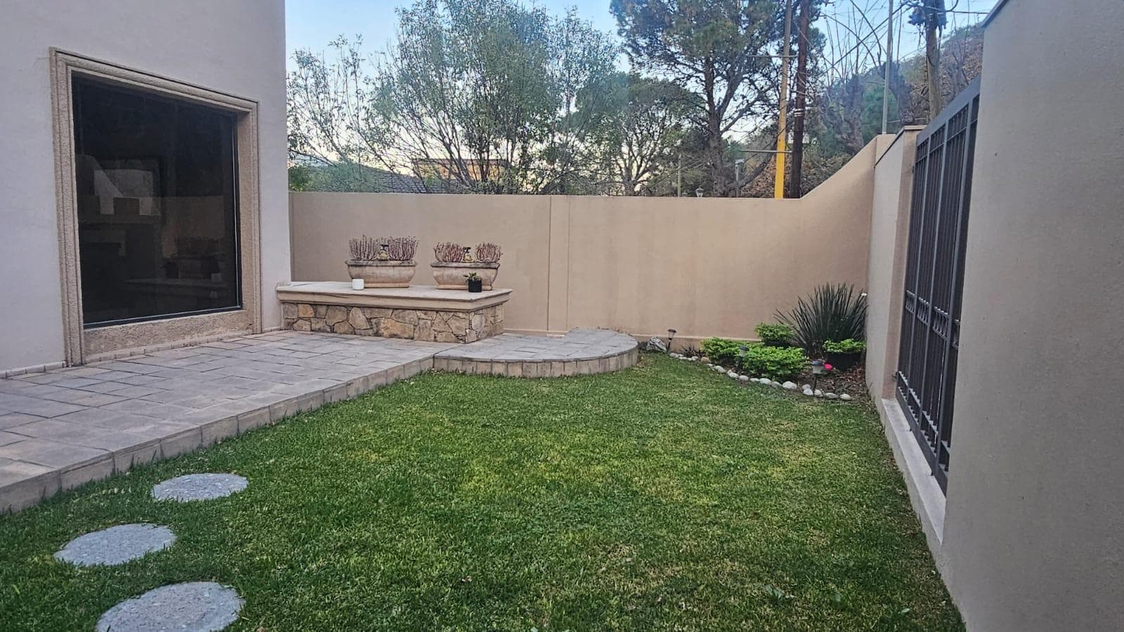 HOME FOR SALE IN VILLA MONTAÑA