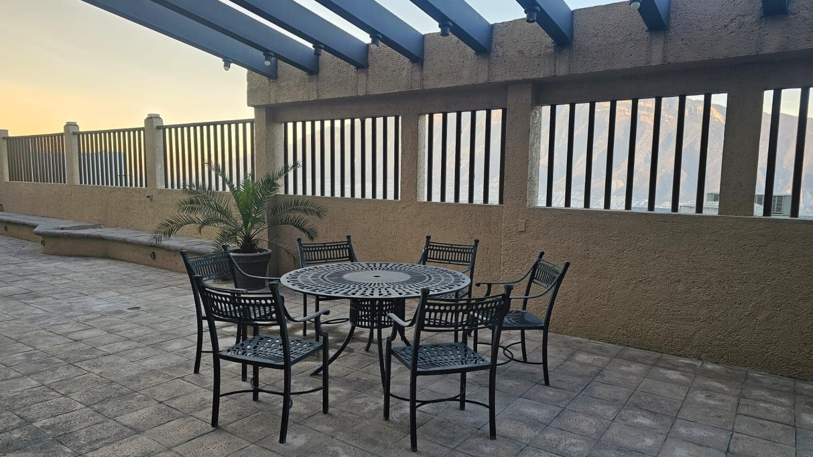 HOME FOR SALE IN VILLA MONTAÑA
