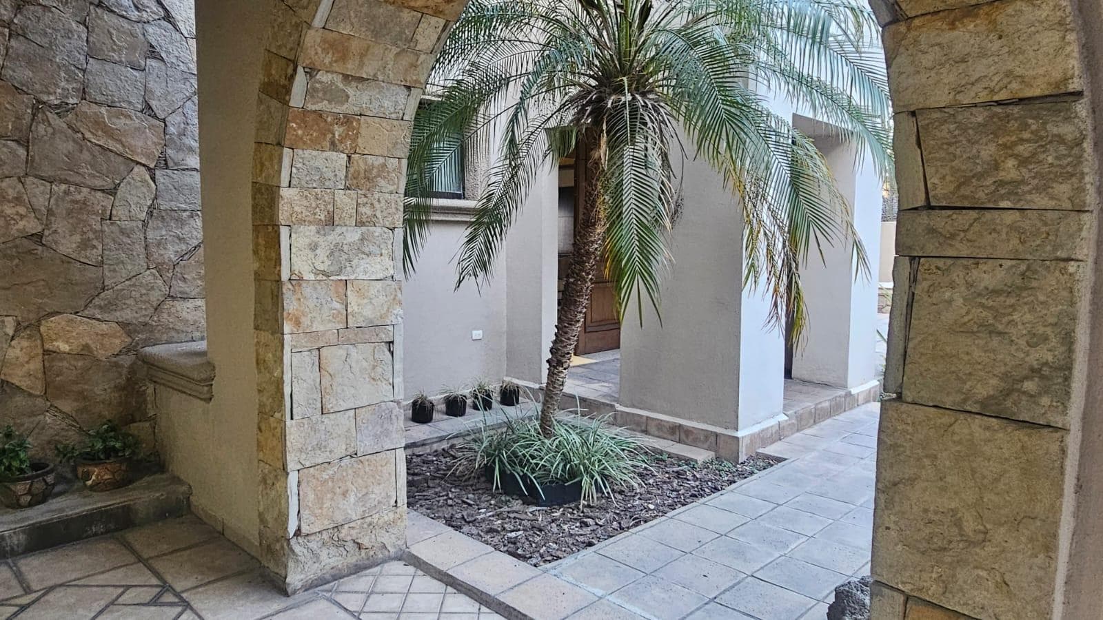 HOME FOR SALE IN VILLA MONTAÑA