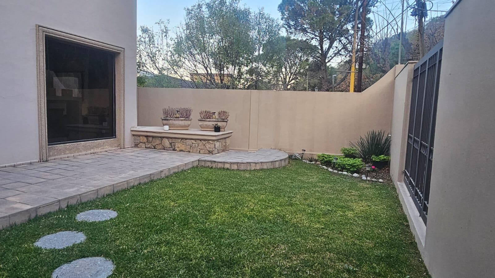 HOME FOR SALE IN VILLA MONTAÑA