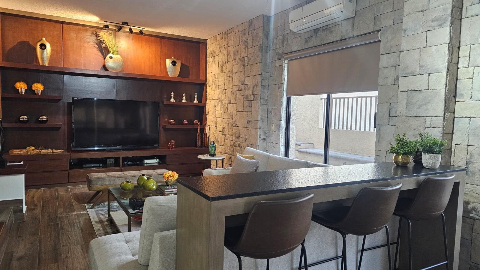 HOME FOR SALE IN VILLA MONTAÑA