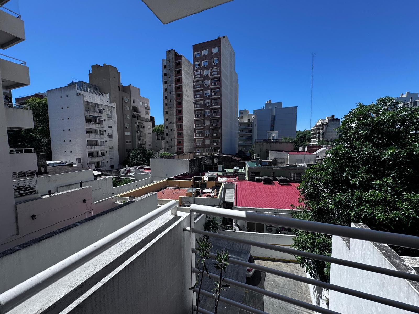 2-ROOM APARTMENT WITH BALCONY. FACES AWAY FROM THE STREET. PARKING SPACE. VILLA URQUIZA