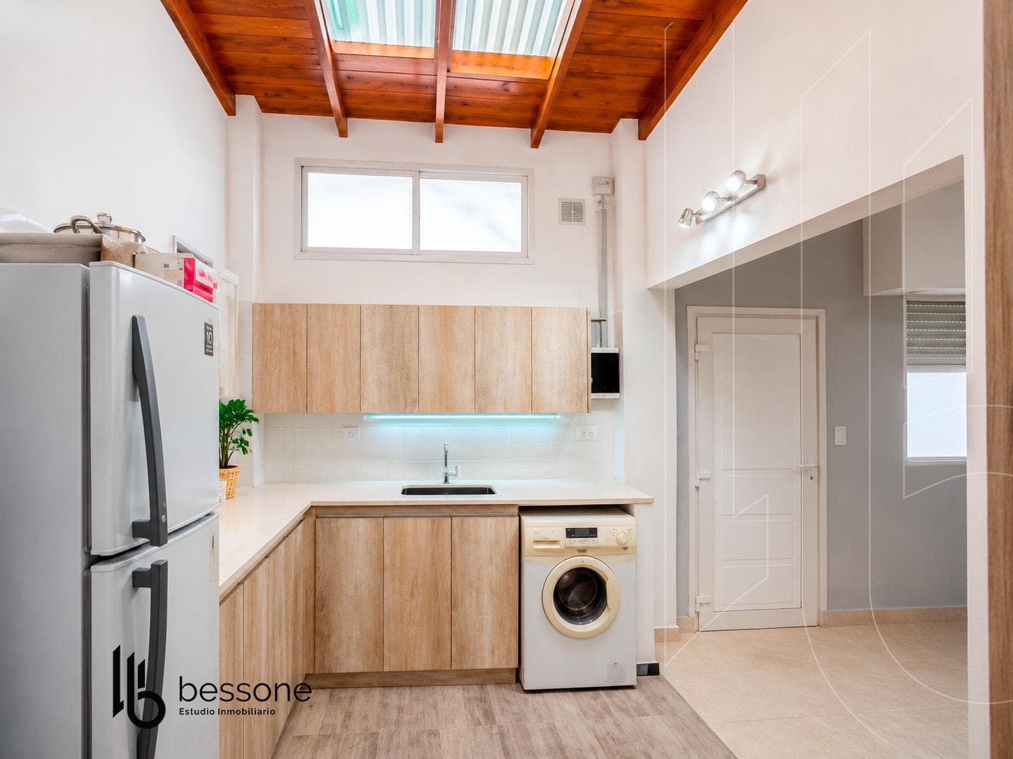 2-room renovated apartment in San José