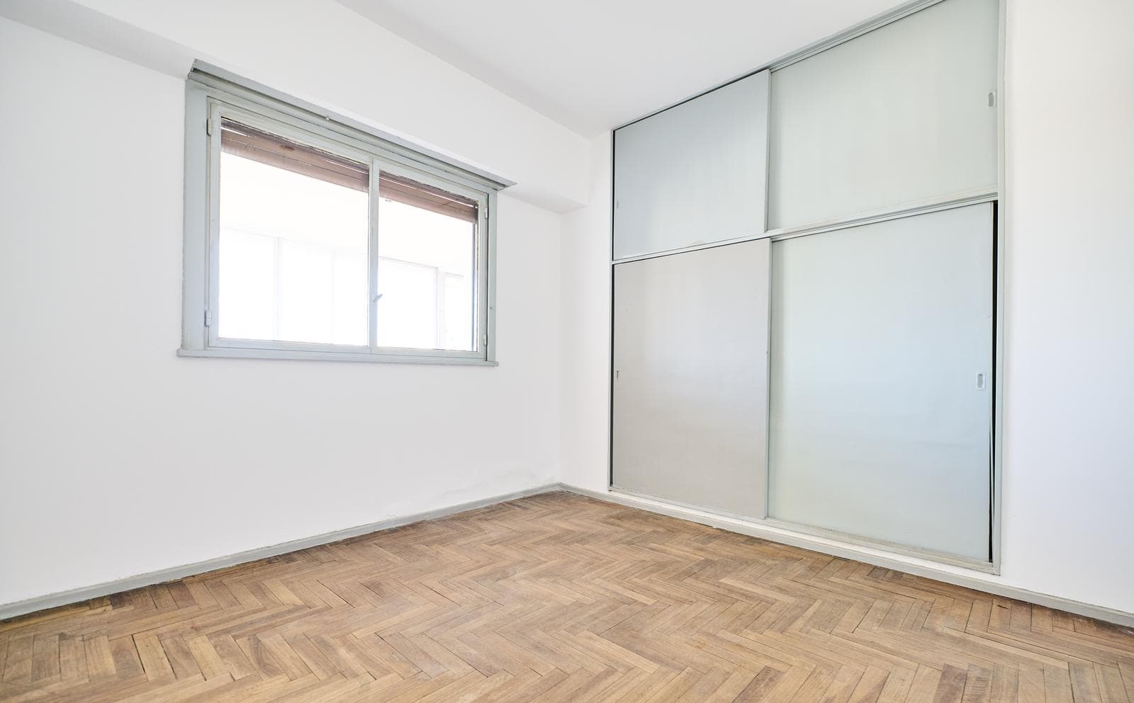 2-Room Apartment for Sale in Villa del Parque