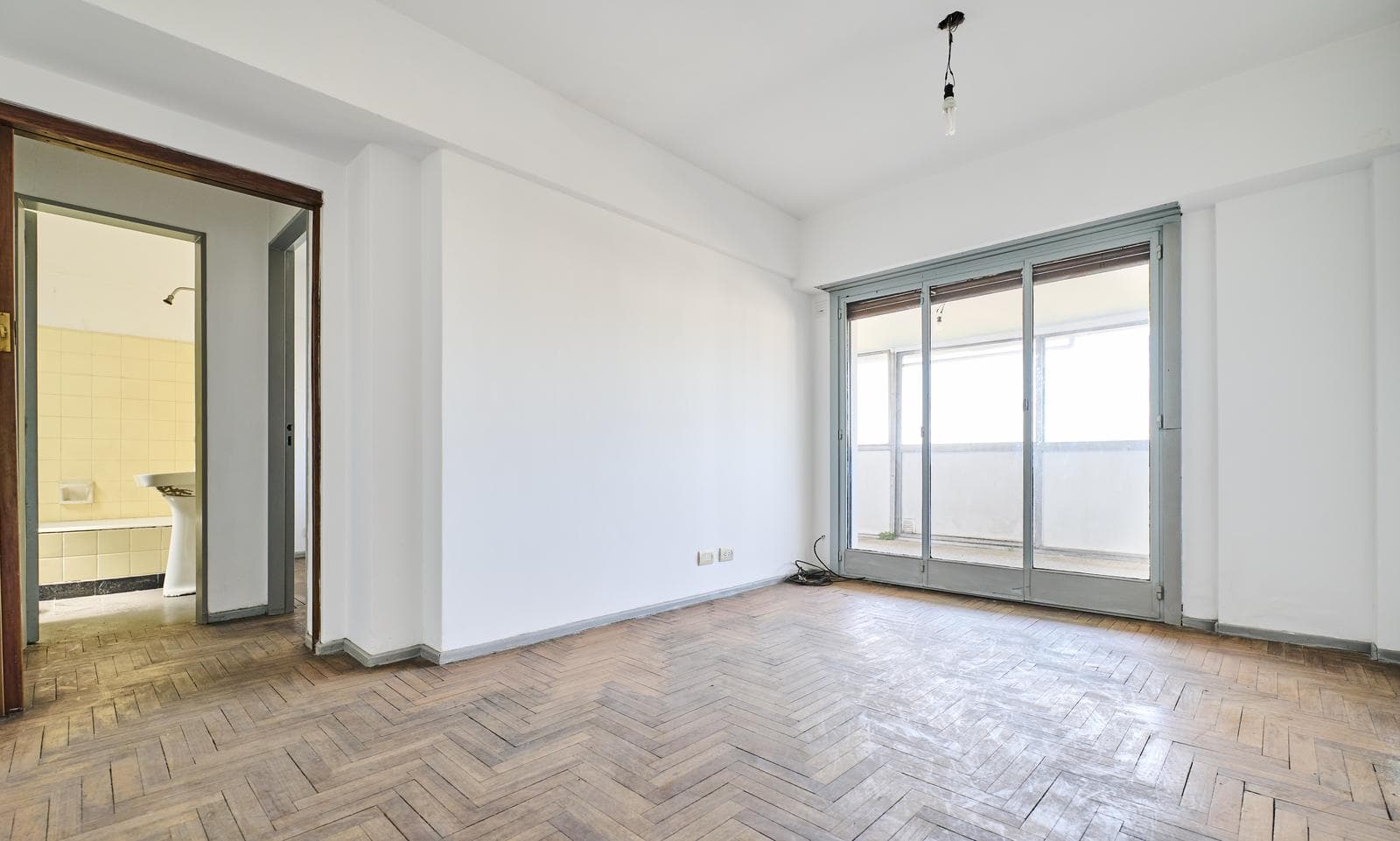 2-Room Apartment for Sale in Villa del Parque