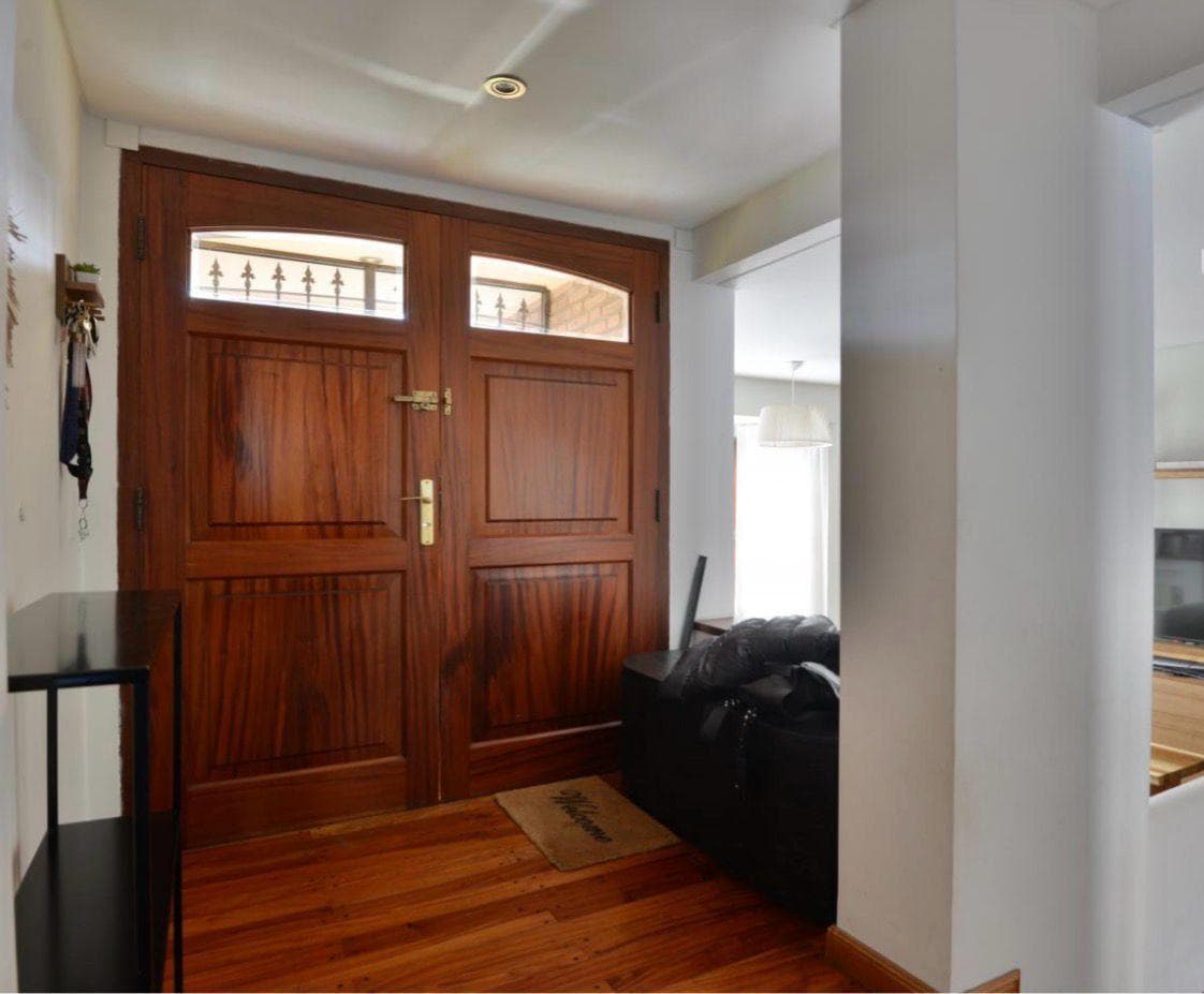House for sale in Victoria with a yard, pool, master suite, and double garage – Financing available