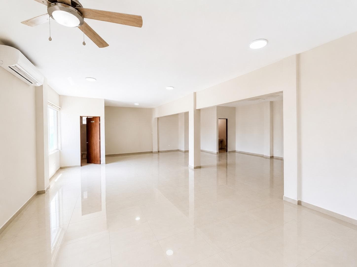 COMMERCIAL PROPERTY FOR SALE IN MONTERREY