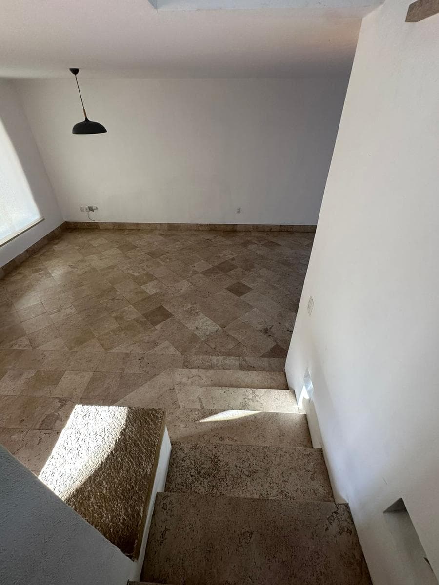 Casa con 3 Recámaras frente a Casa Club en Mayorazgo La Rioja