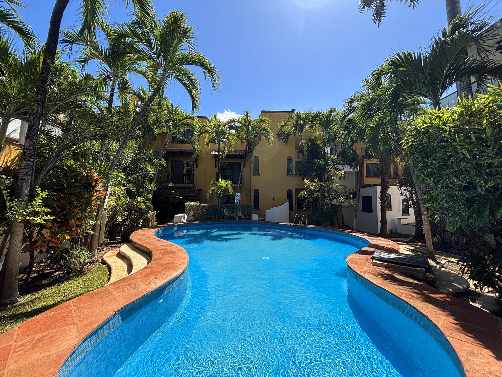 Hacienda del Carmen – 2-Bedroom Apartment for Sale – Live in the Heart of Playa del Carmen