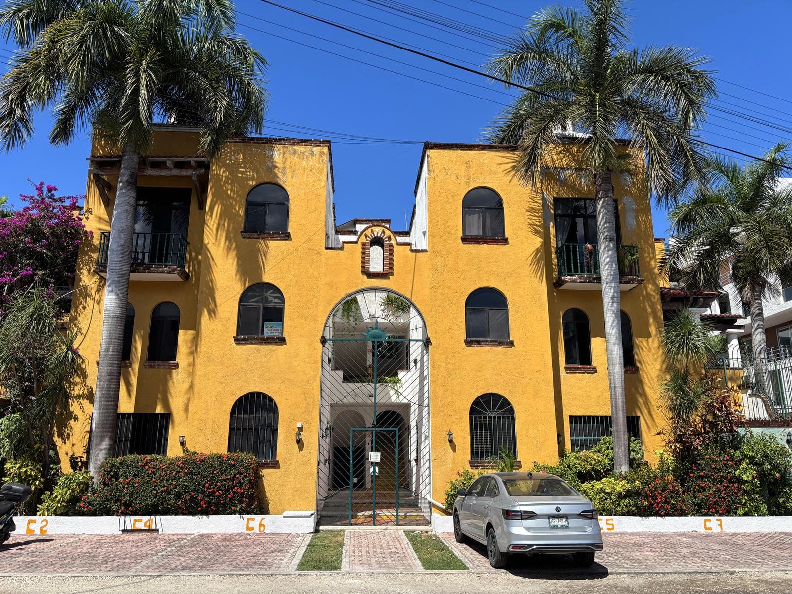 Hacienda del Carmen – 2-Bedroom Apartment for Sale – Live in the Heart of Playa del Carmen