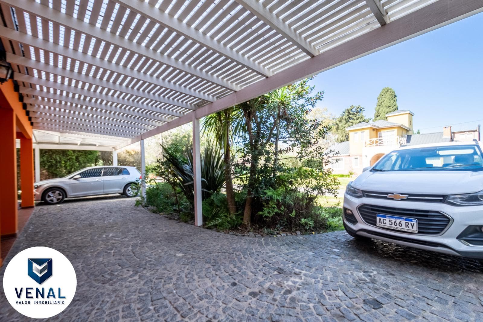 7-room house for sale in Fincas de Maschwitz, 5 bedrooms, 3 bathrooms, 1 half-bath