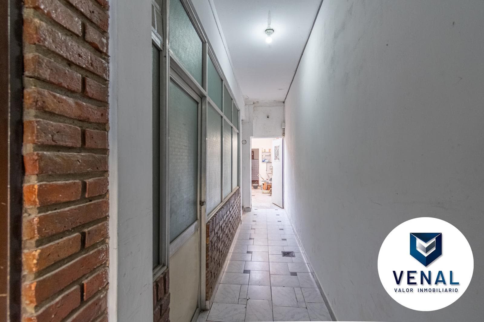 For Sale: Commercial or Residential House—6 rooms, 5 bedrooms, 3 full bathrooms, 3 stories
