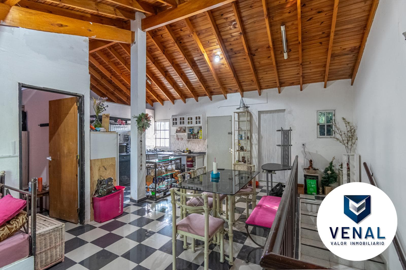 For Sale: Commercial or Residential House—6 rooms, 5 bedrooms, 3 full bathrooms, 3 stories