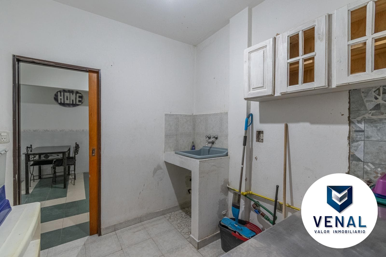 For Sale: Commercial or Residential House—6 rooms, 5 bedrooms, 3 full bathrooms, 3 stories