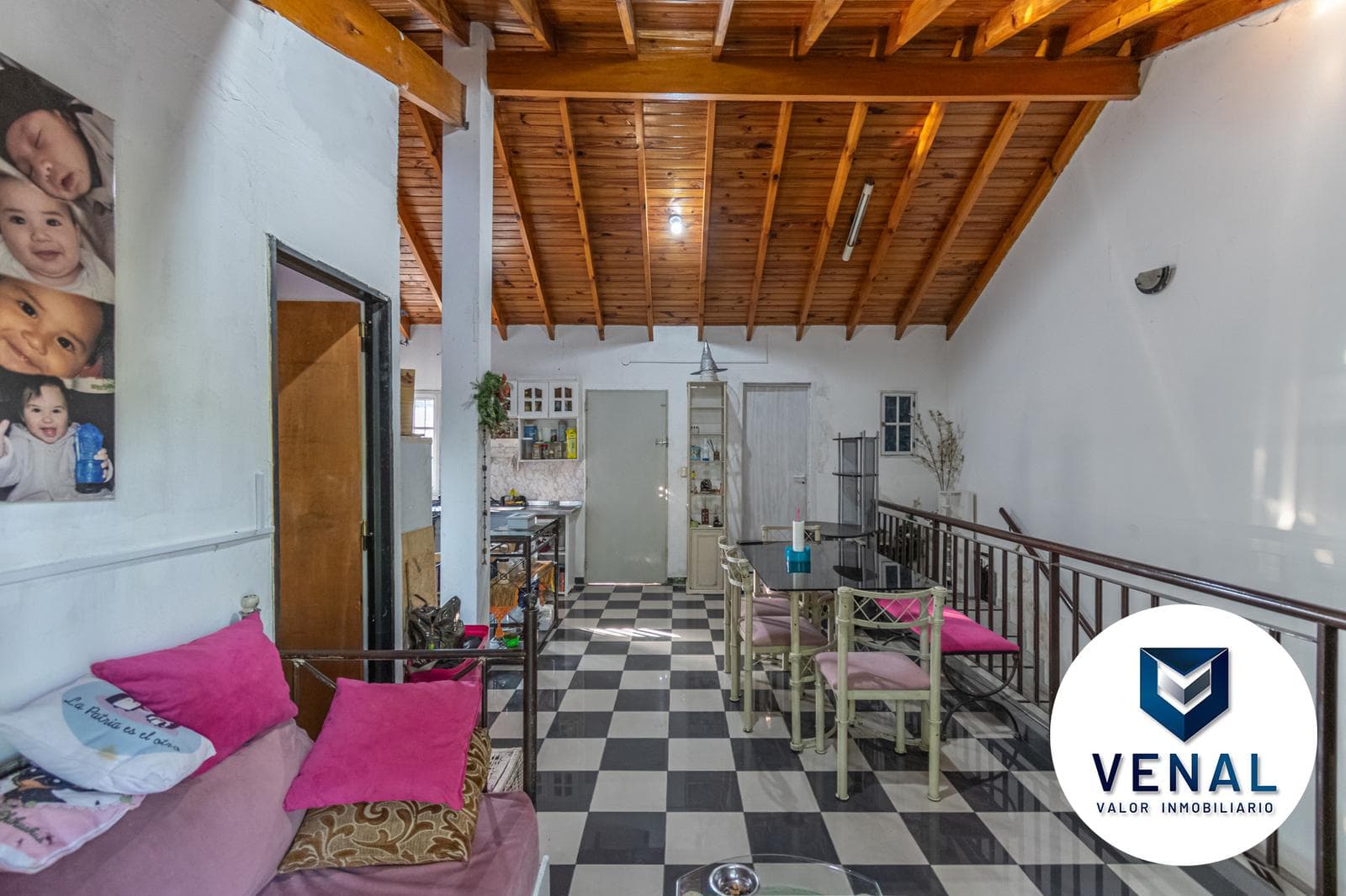 For Sale: Commercial or Residential House—6 rooms, 5 bedrooms, 3 full bathrooms, 3 stories