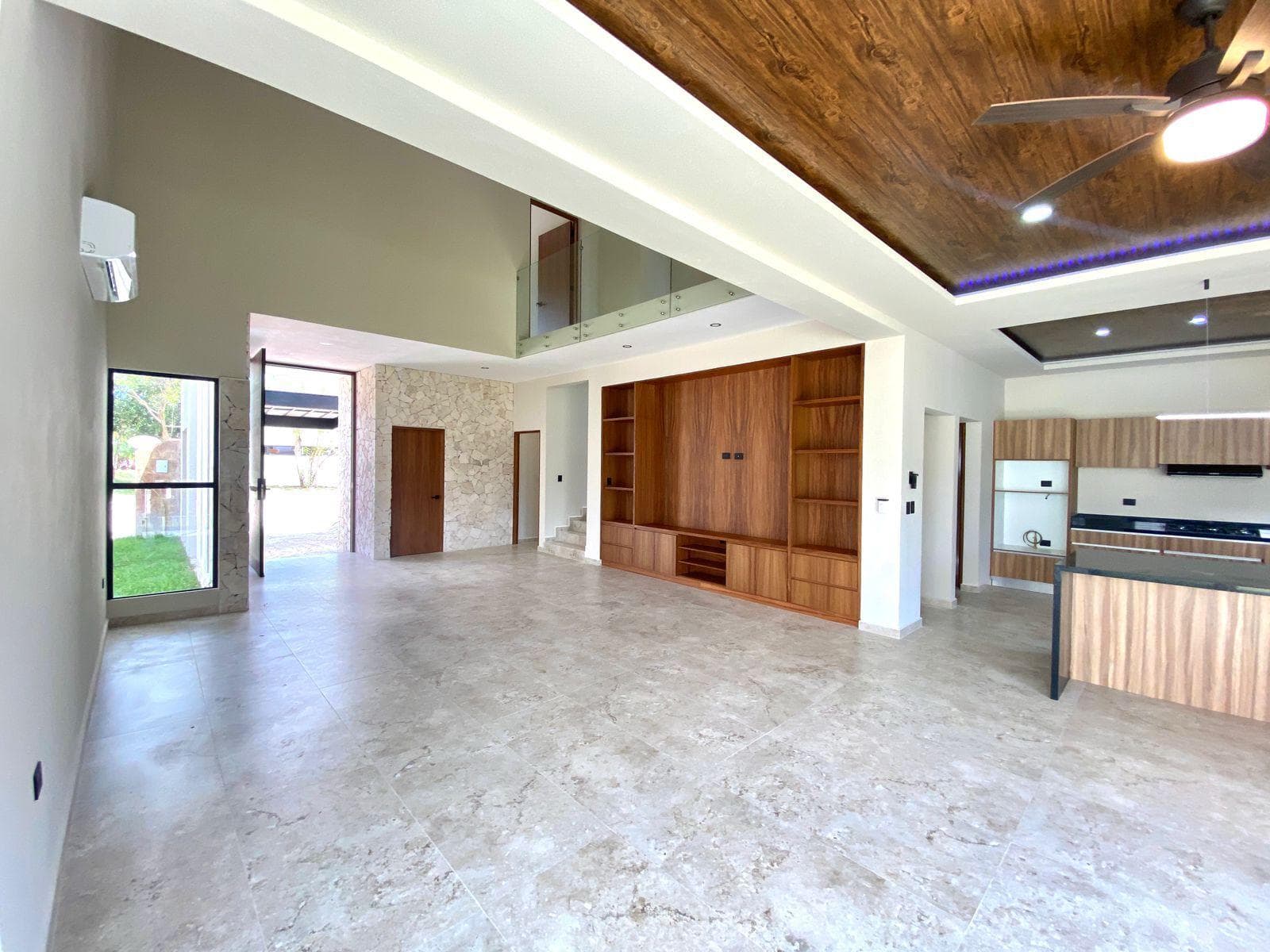LAGOS DEL SOL House