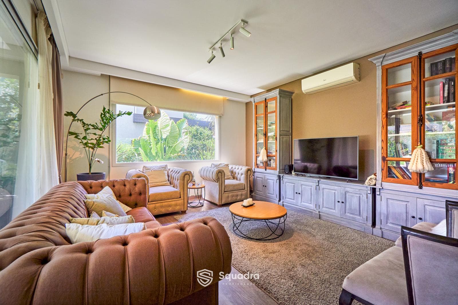 4-Bedroom House for Sale in Funes