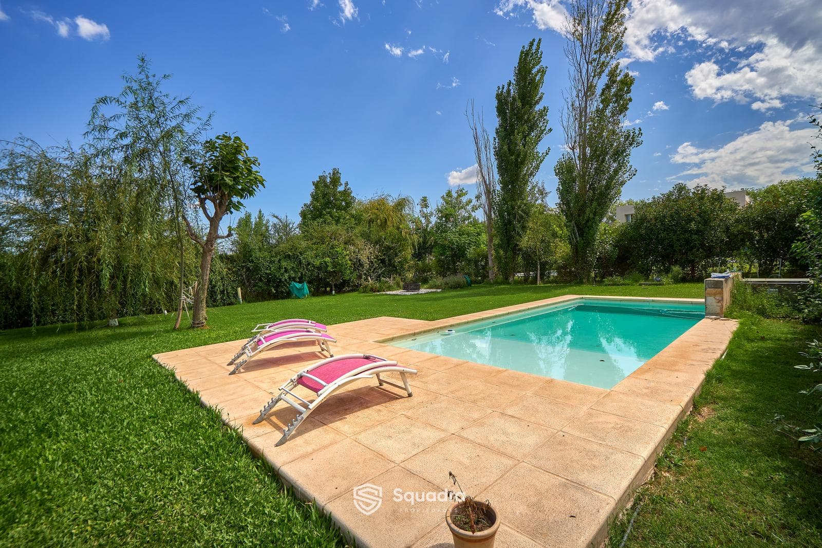 4-Bedroom House for Sale in Funes