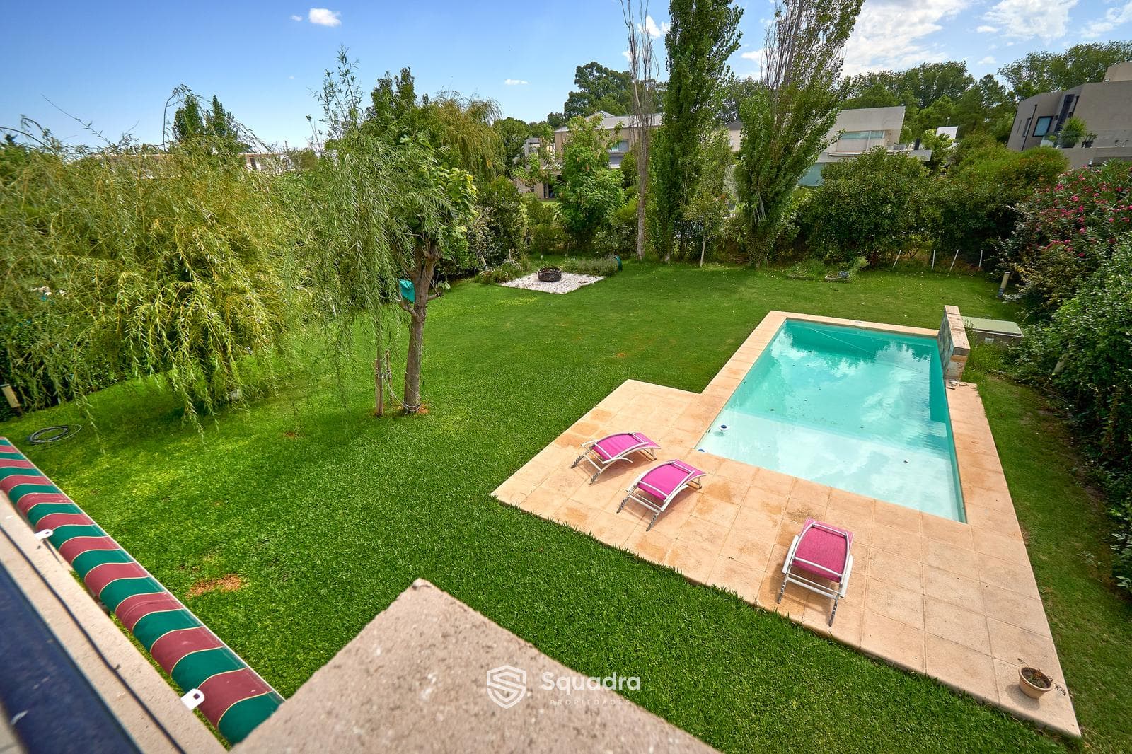 4-Bedroom House for Sale in Funes