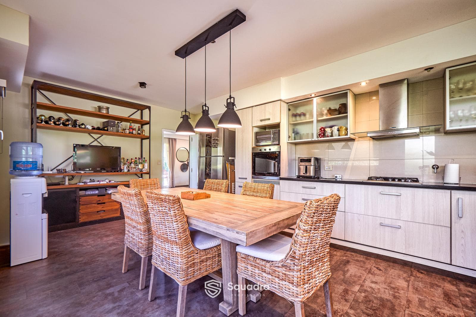 4-Bedroom House for Sale in Funes