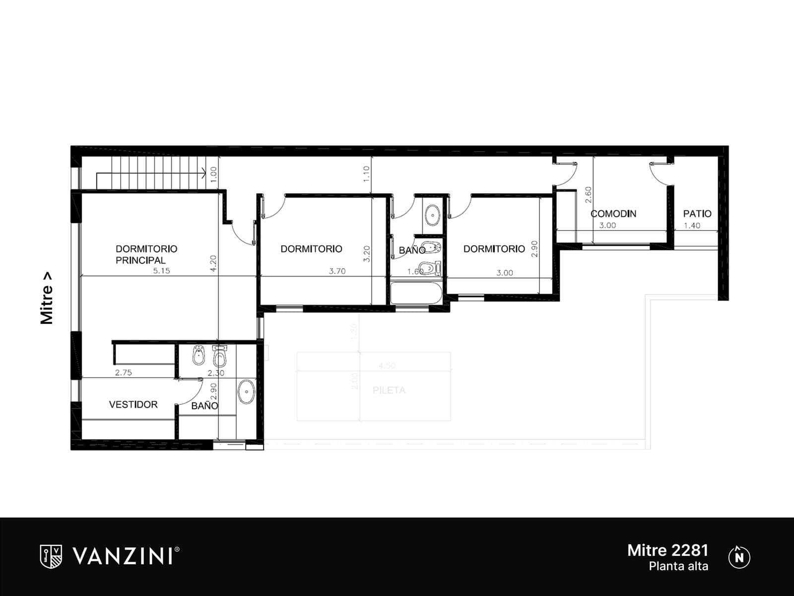 3-bedroom house with a pool and garage in Abasto