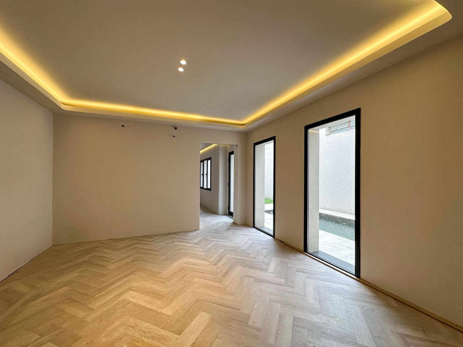 3-bedroom house with a pool and garage in Abasto
