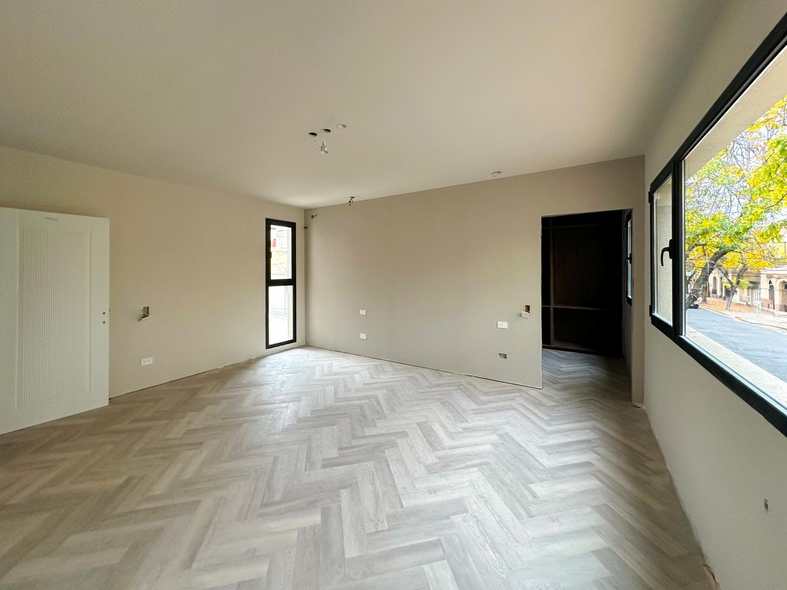 3-bedroom house with a pool and garage in Abasto