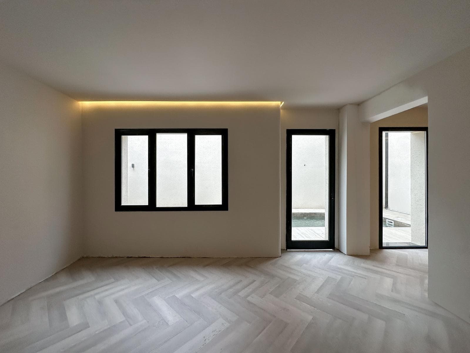 3-bedroom house with a pool and garage in Abasto